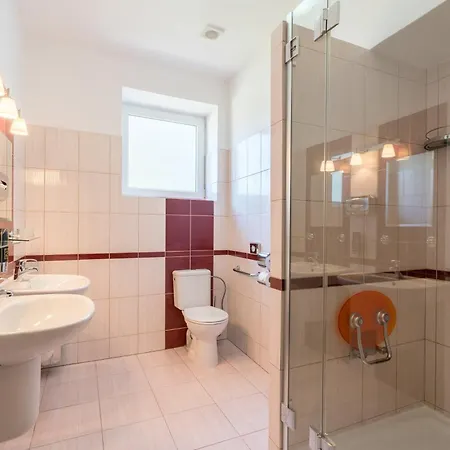 Kuria - Hotel 3*