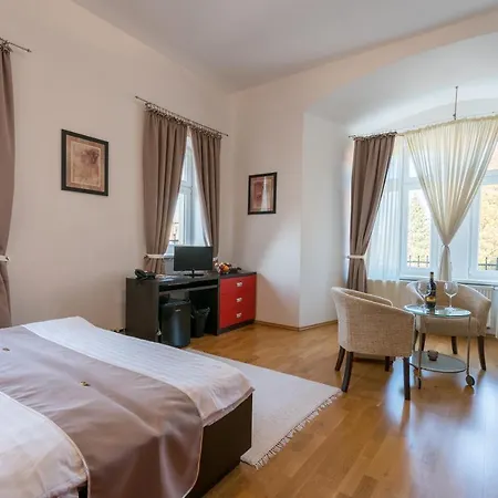 Hotel Kuria - 3*