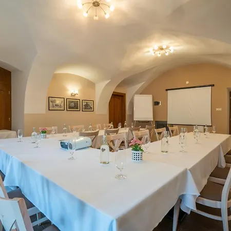 Hotel Kuria - 3*