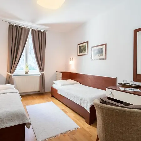 Hotel Kúria - Beckov