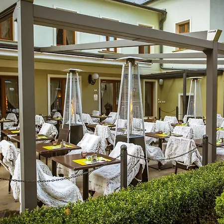 Kuria - Hotel 3*